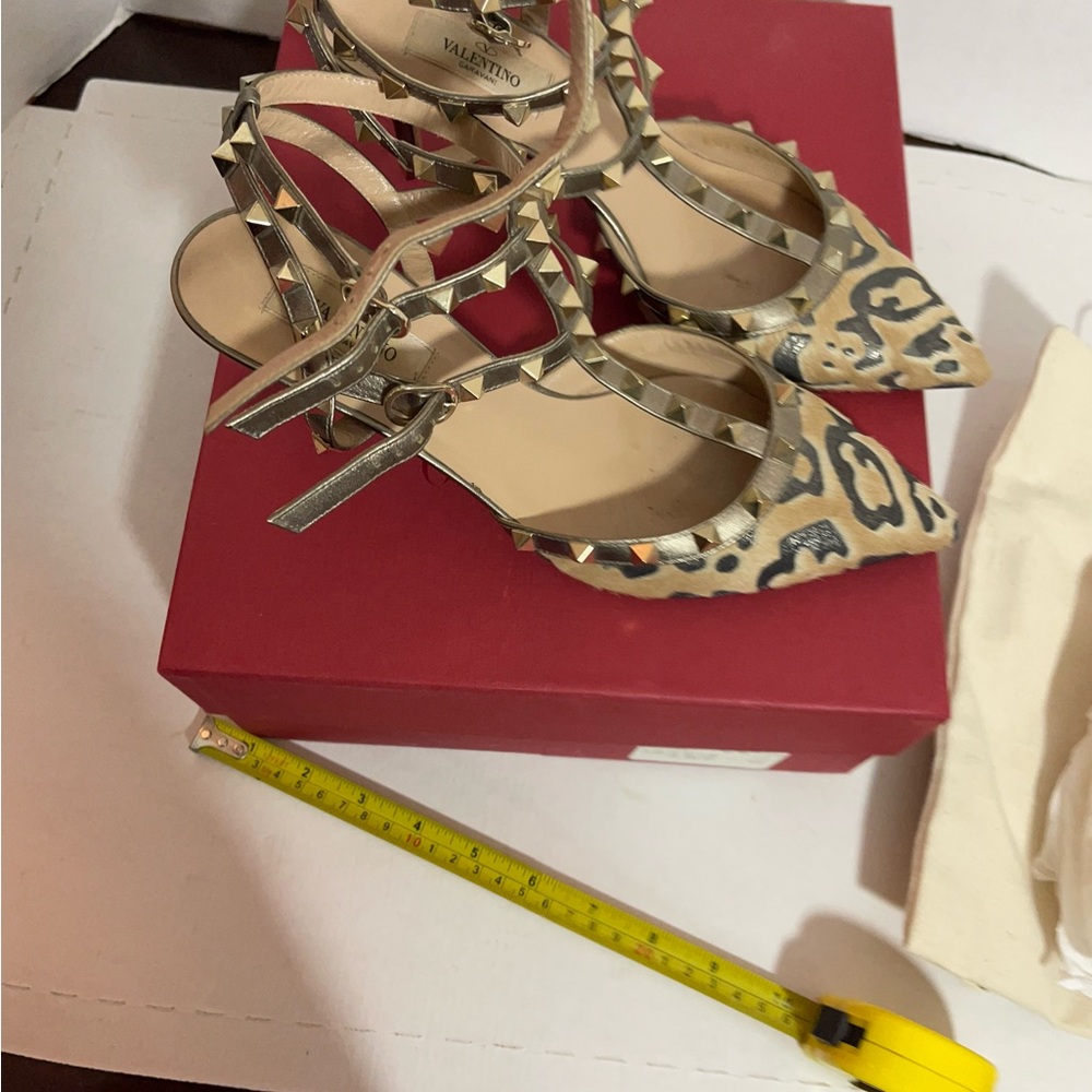 39 Valentino - Picture 5 of 6